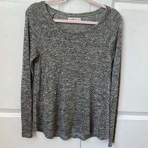 Abercrombie and Fitch Vintage Pearl and Rhinestone Gray Sweater Size Medium 🤍